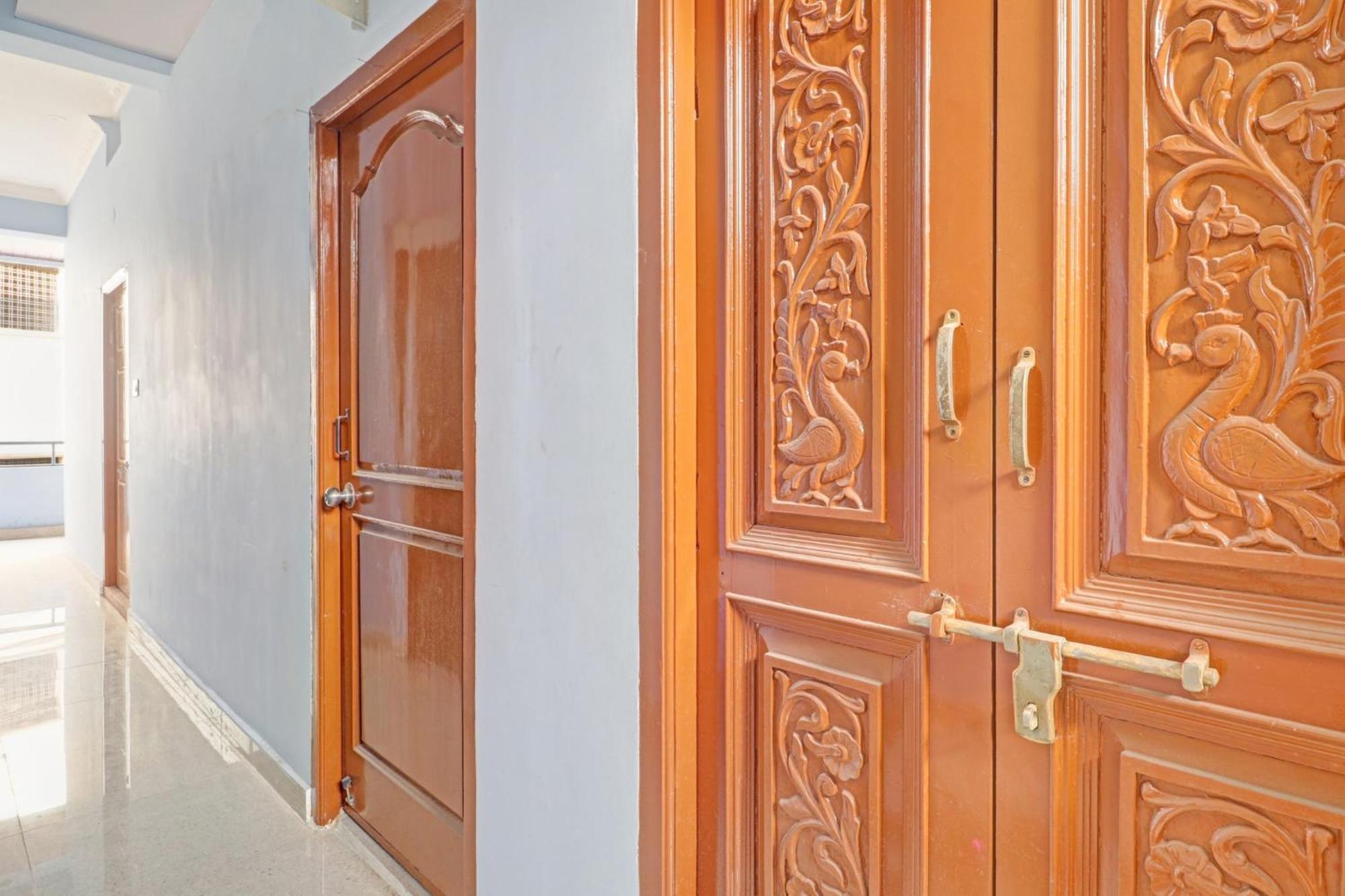 Super Hotel O Rbs Square Langer Houz Haidar Sahibguda Exteriör bild